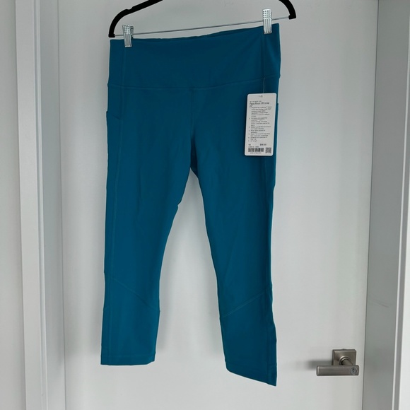 NWT lululemon - Pace Rival Crop 22" Hawaiian Blue - Picture 1 of 4